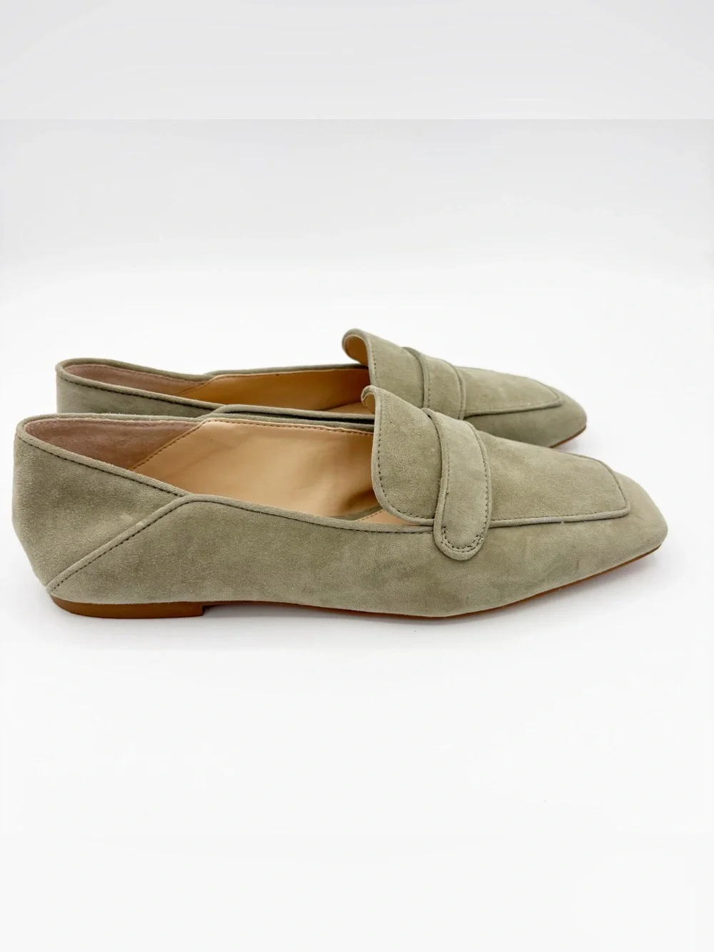 NWOT Vince Camuto Landerla Suede Loafers